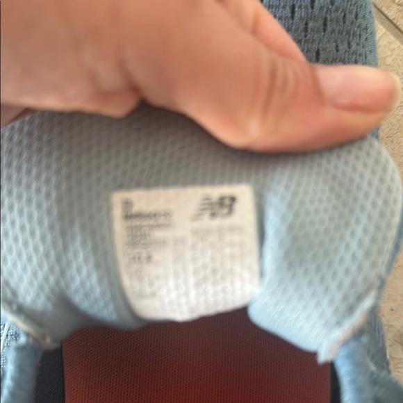 New Balance Blue Athletic Shoes with Cushioned Sole fresh and foam 880 - Picture 8 of 12